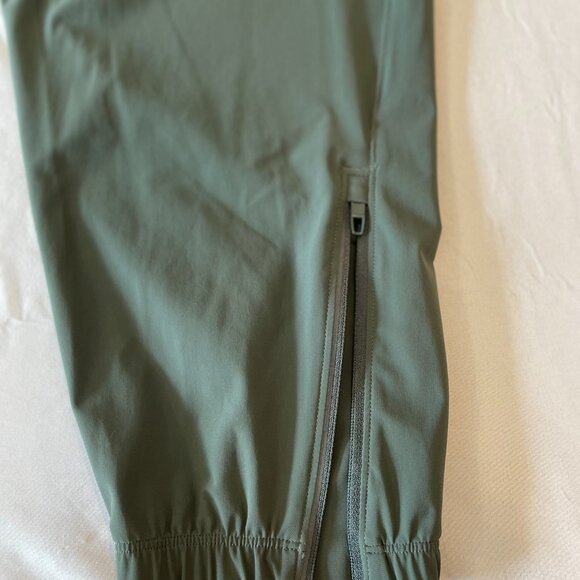 Lululemon men's yoga pants in olive green size large - Picture 4 of 4